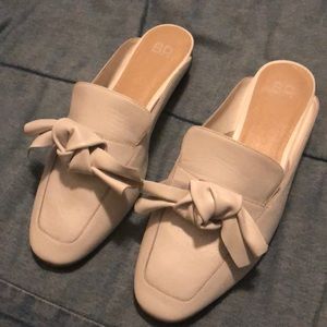Leather white mule shoes